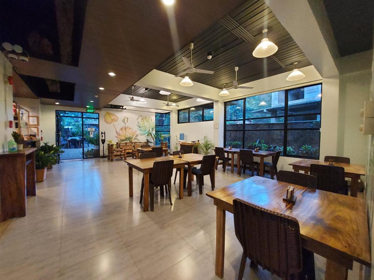 Acacia Garden Inn And Suites Coron Exterior photo