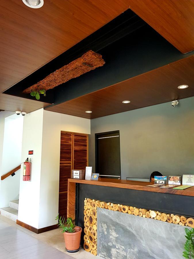 Acacia Garden Inn And Suites Coron Exterior photo